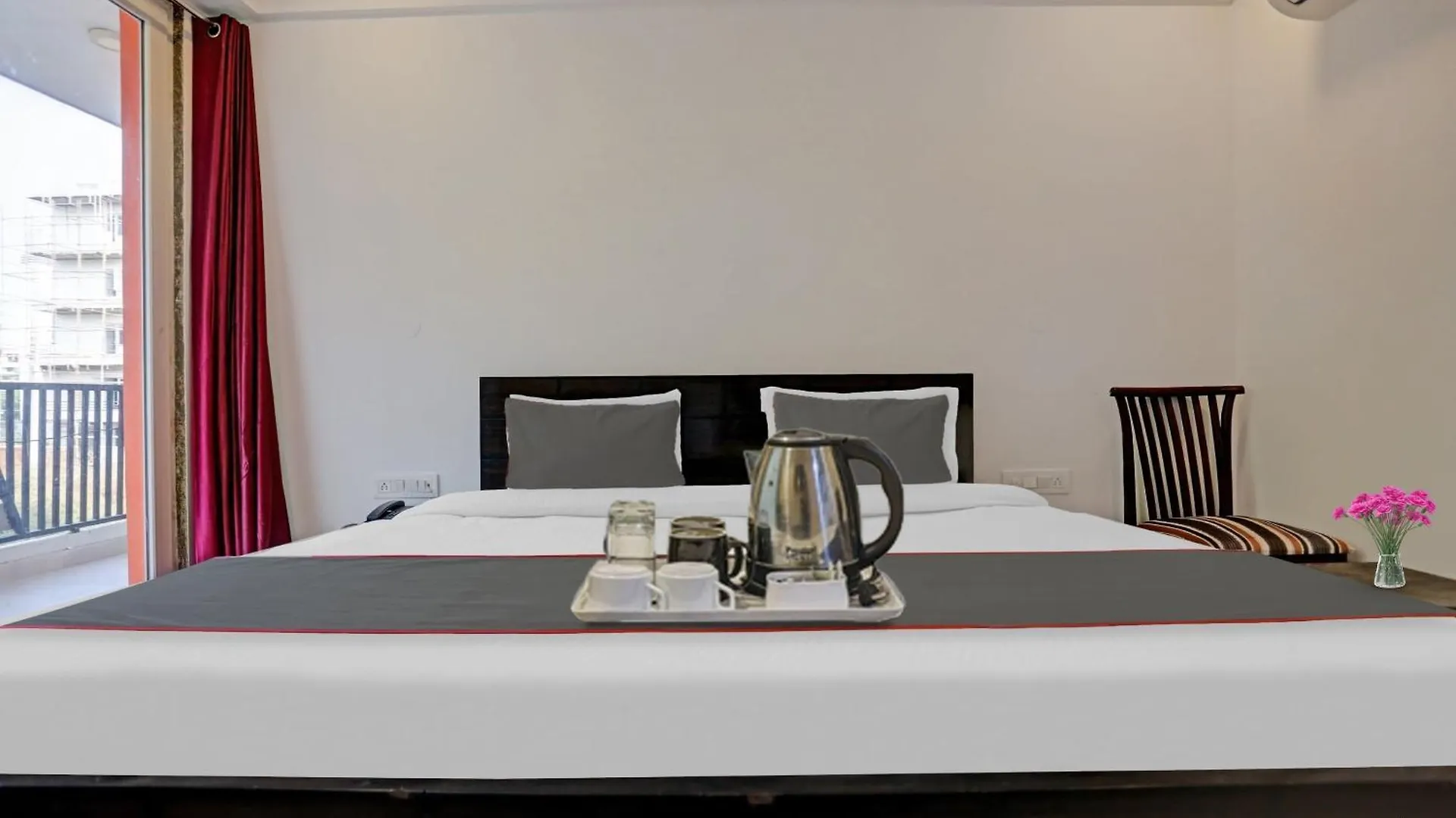 Hotel O Himalaya Residency Gurgaon 3*,