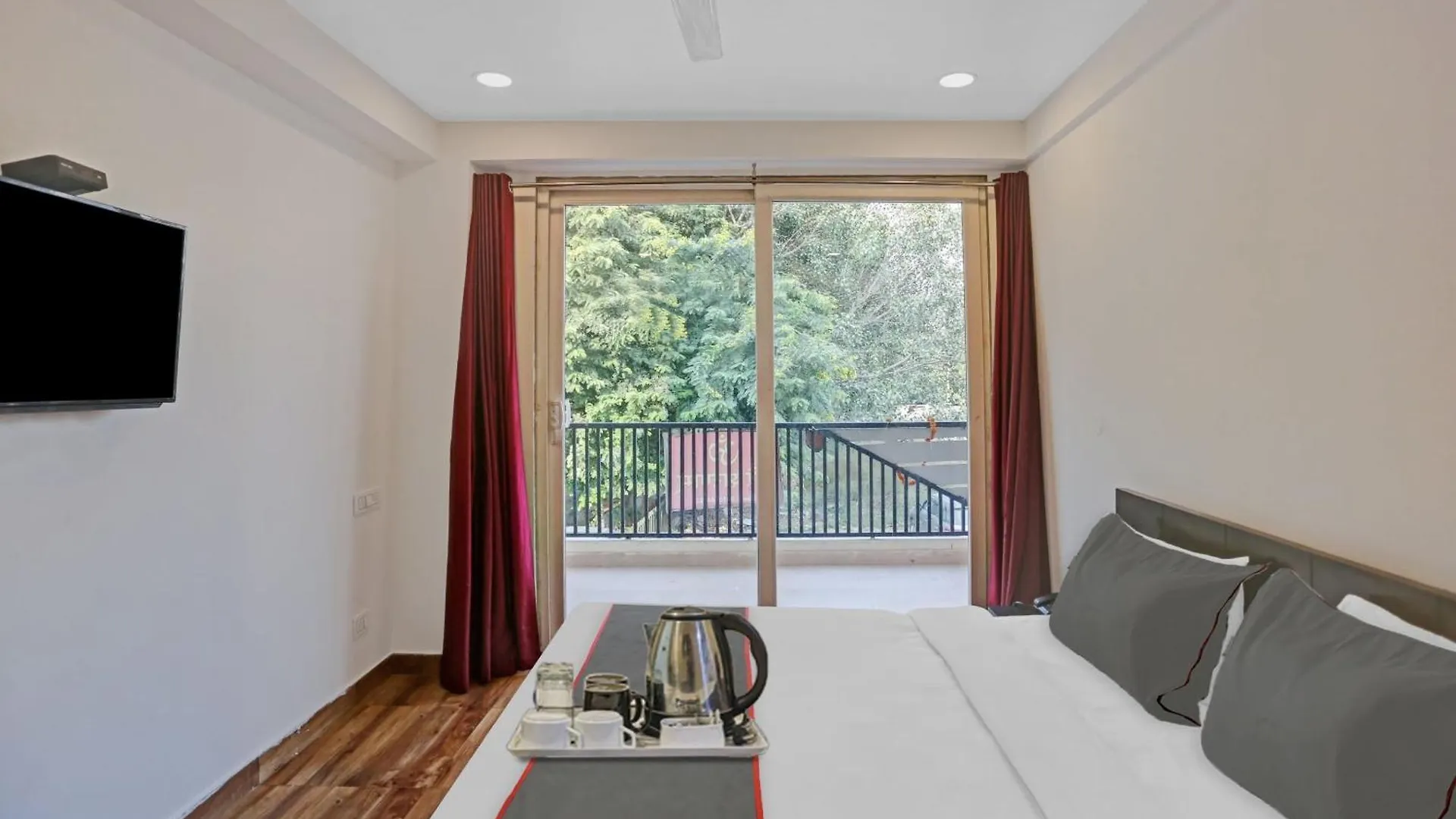Hotel O Himalaya Residency Gurgaon