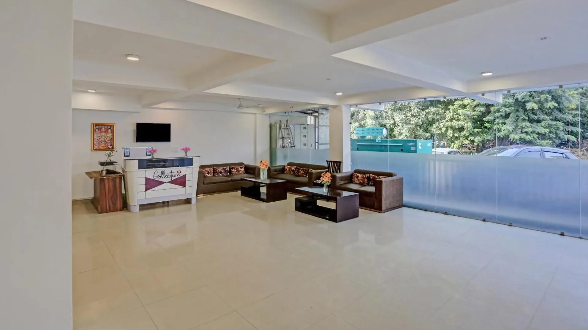 Hotel O Himalaya Residency Gurgaon 3*,
