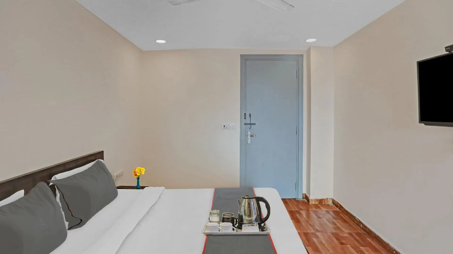 Hotel O Himalaya Residency Gurgaon